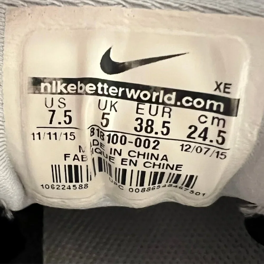 Nike Women's Air Zoom Vomero Grey Running Tennis Shoes - Picture 6 of 6